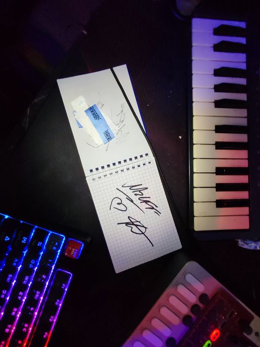 Автограф mzlff стримера и исполнителя лирического рэпа