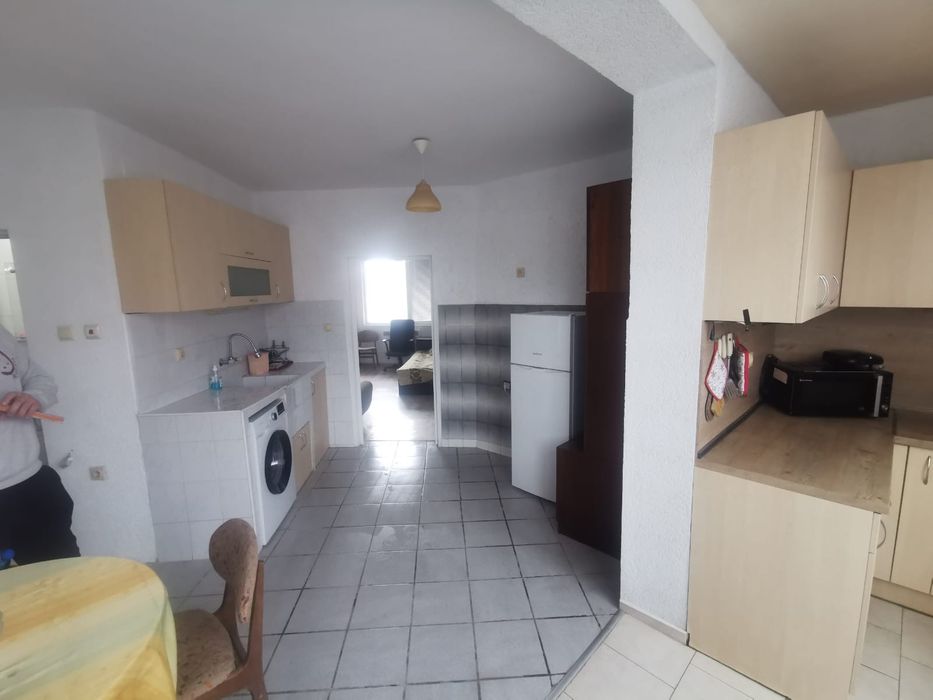 Дава се под наем Двустаен апартамент в Варна, Погреби - 50 кв.м за 306 € - Снимка #1