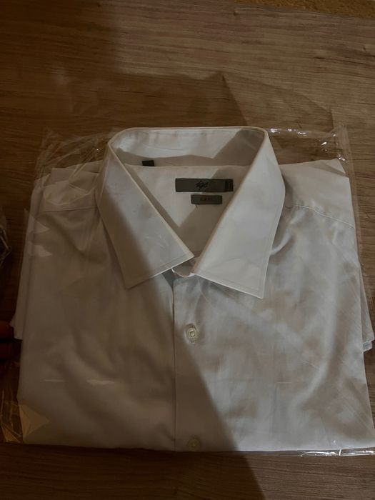 Молочно белая мужская рубашка Slimfit