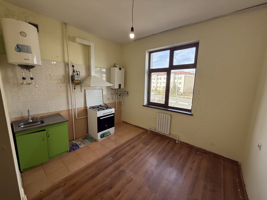 Srochna sotiladi. Termiz sh. Begoyim. 2 xonali. 2 etaj yangi dom