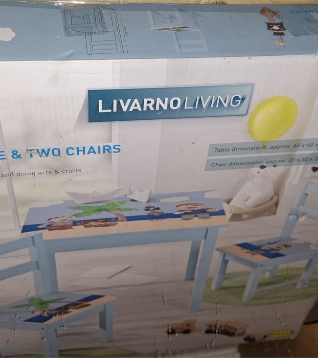 Set măsuță și 2 scaunele din lemn