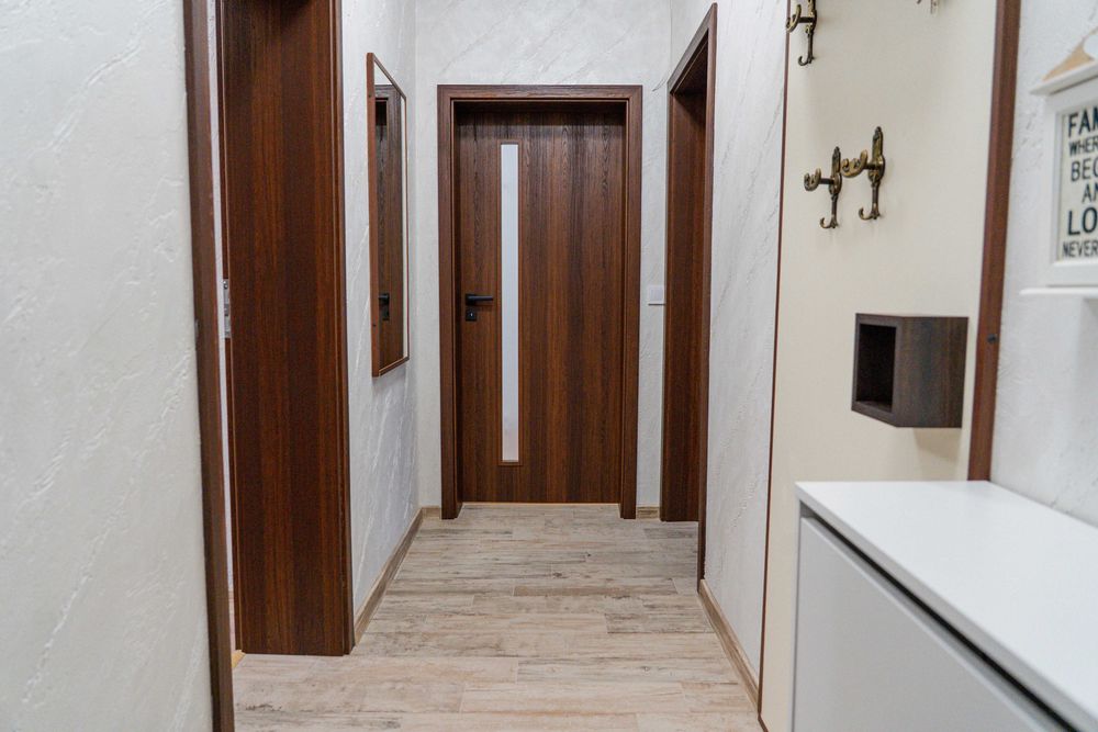 Дава се под наем Тристаен апартамент в Добрич, Център - 57 кв.м за 408 € - Снимка #2