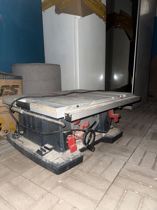 Bosch распиловочный стол