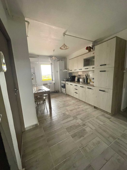 Apartament de vânzare 3 camere zona Alfa