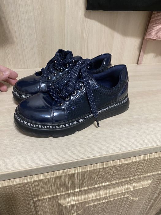 Осенние школьные ботинки