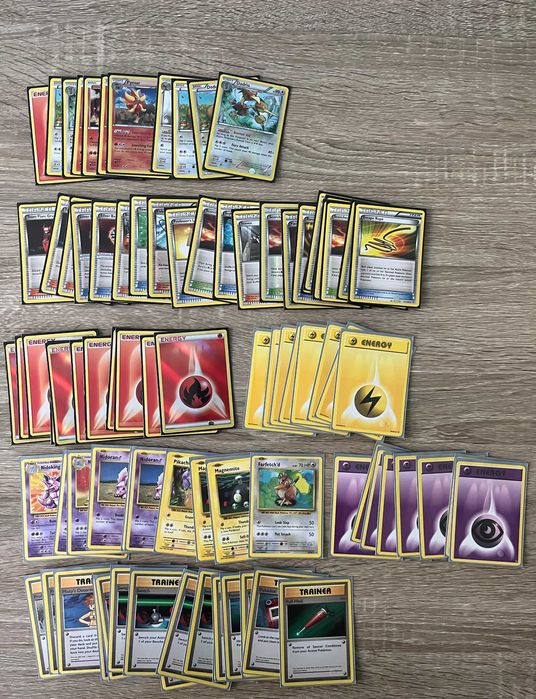 Pokemon TCG колекция