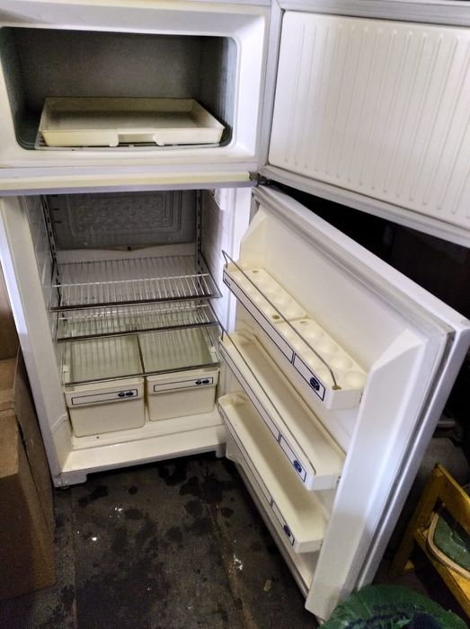 Продам холодильник