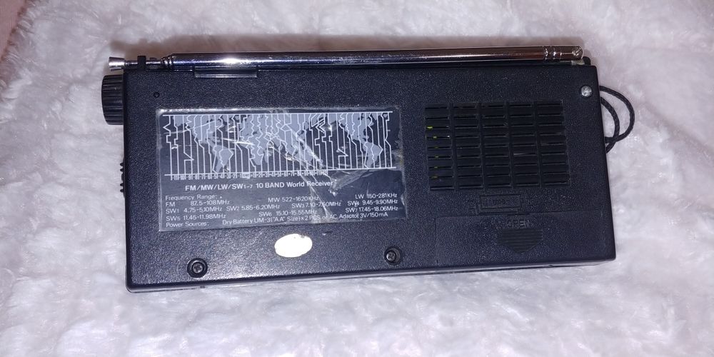 Radio portabil World receiver  10 lungimi dubla conversie