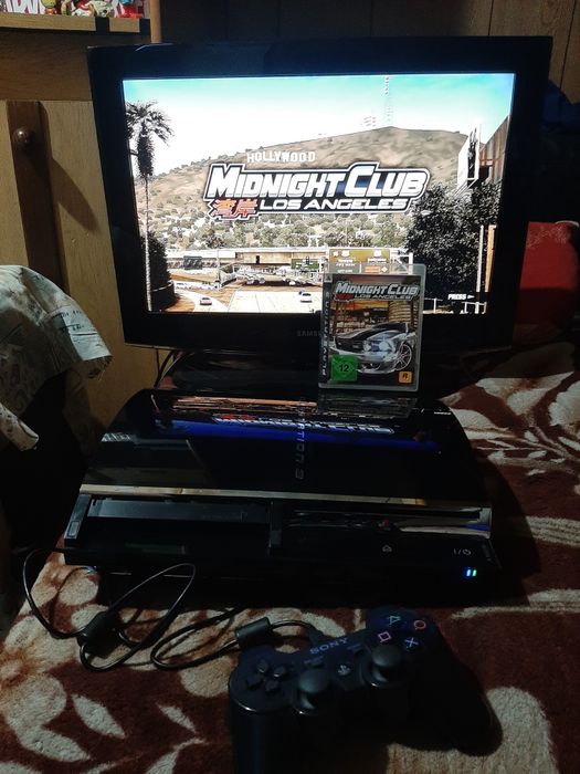 Vând PlayStation 3 fat Backwards Compatible ps1 ps2 ps3 în stare bună