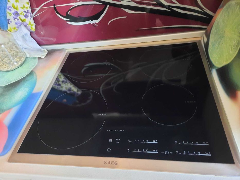 индукционен керамичен плот с 4 колона