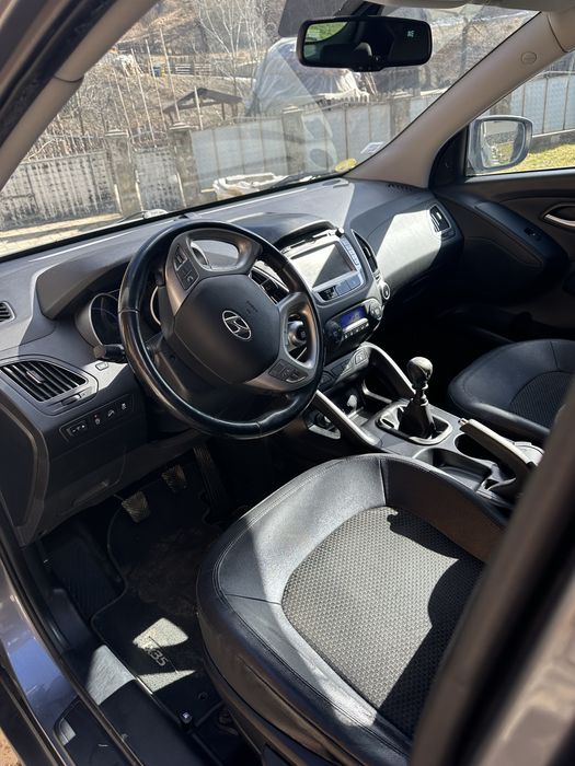 Vând Hyundai ix35