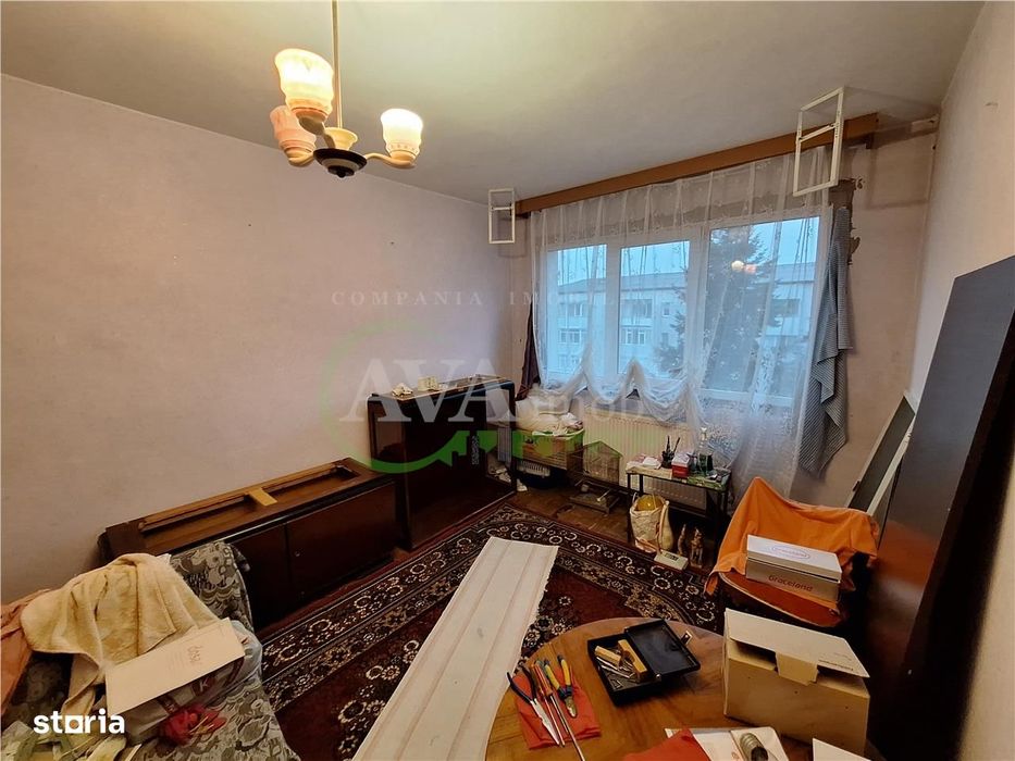 Apartament 2 camere (de renovat) zona Orizont-Bacau