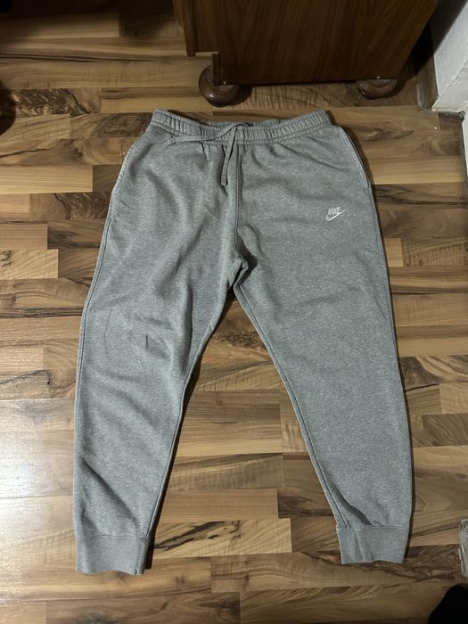 Vand Pantaloni Nike