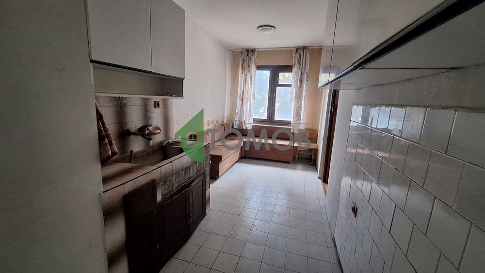 Просторен тристаен апартамент в кв. Самара 1