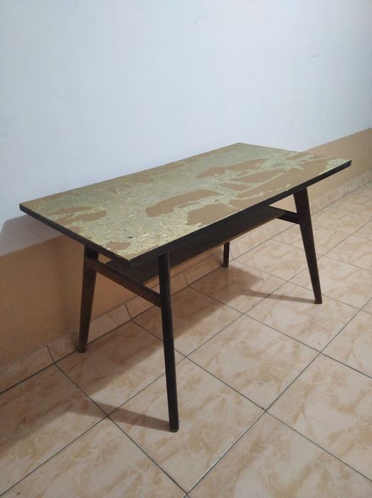 Стол с полкой. Jadval. Stol.