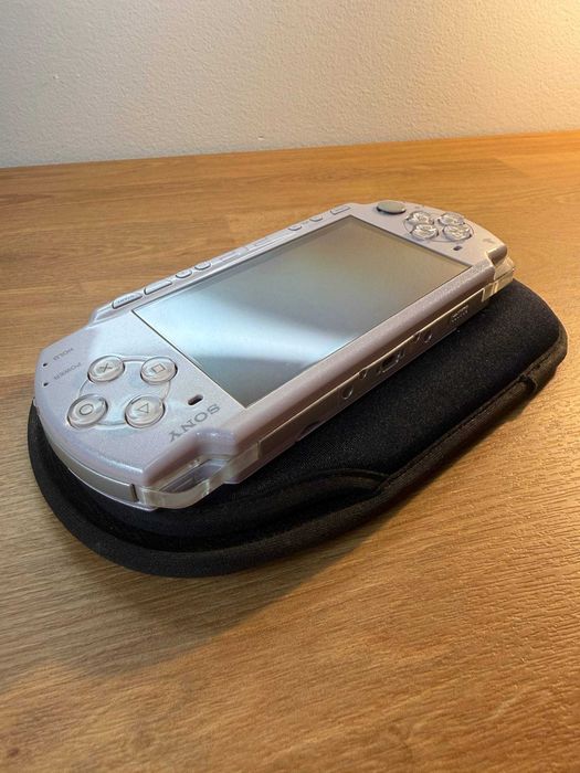 PSP 2000 Rose Pink modată — nuanță delicata, culoare rara