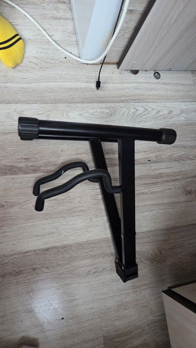 подставка для гитары