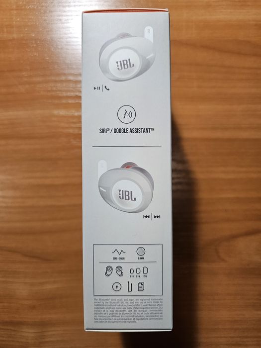 JBL безжични слушалки (чисто нови)