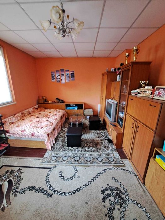 Етаж от къща за продажба в кв. Грамада, гр. Благоевград