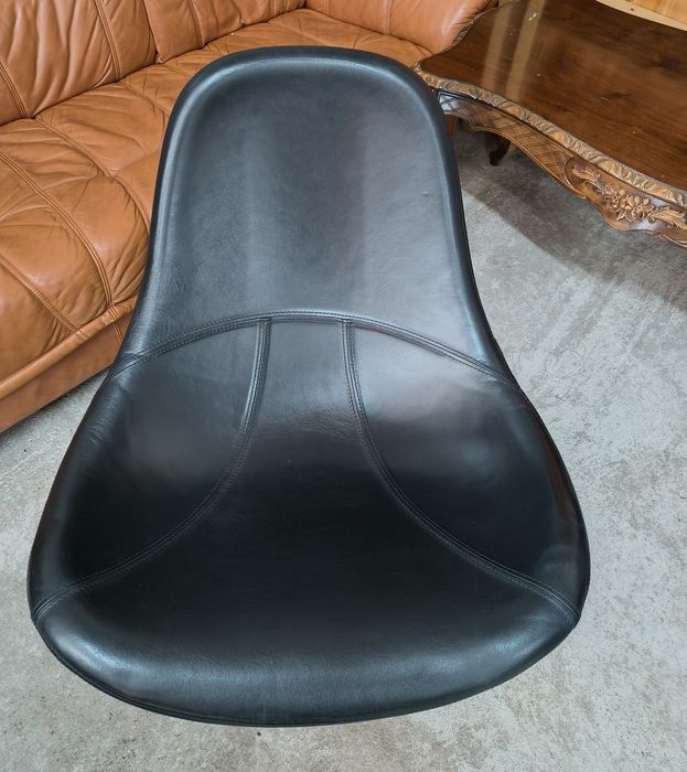 Елегантно кресло от естествена кожа