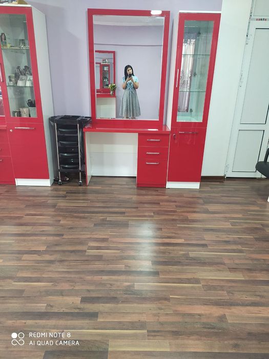 Tremo, shkaf, salon un kreslo