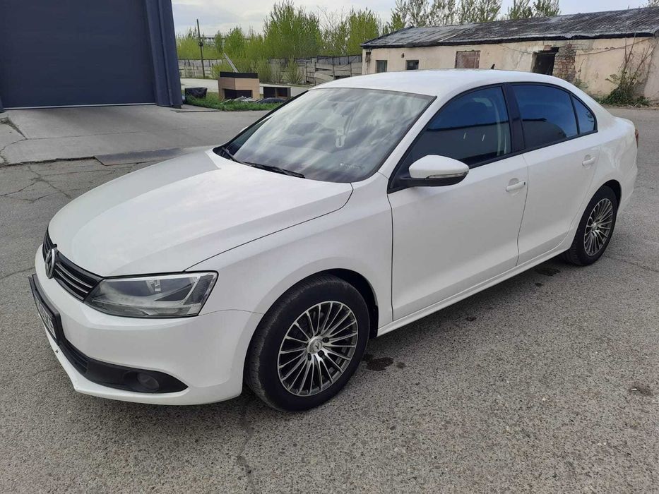 Vand URGENT VW JETTA 1,6 TDI 2012 impecabila !!!