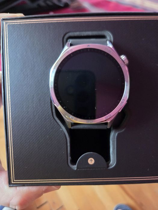 Продавам смарт часовник Huawei GT 5