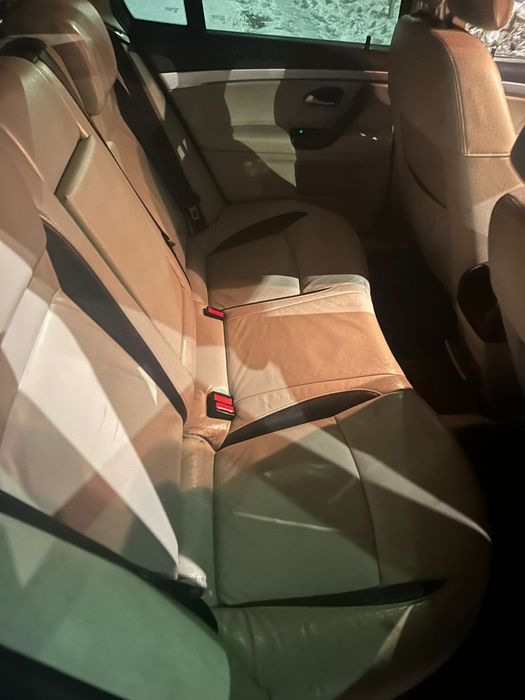 Vând saab vector 93