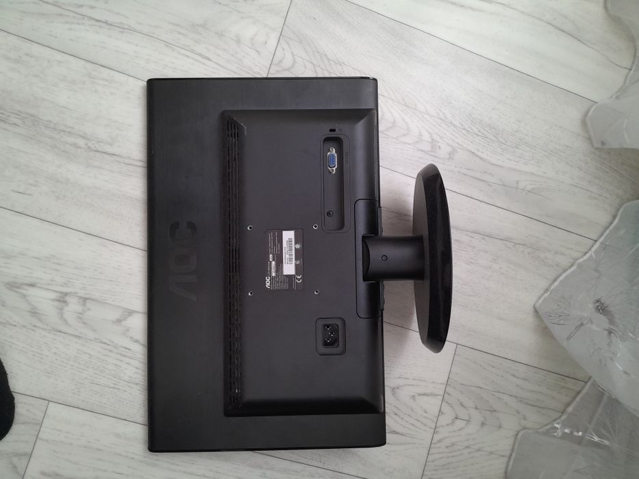 Монитор АОС 18.5 дюймов