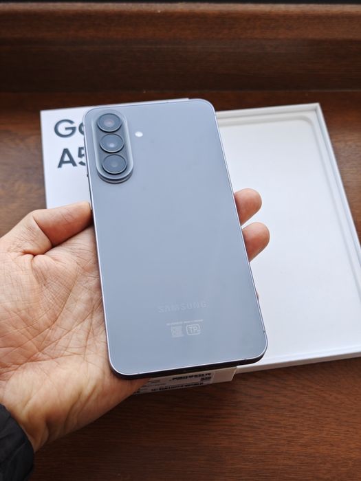Samsung A57 256Gb как новый