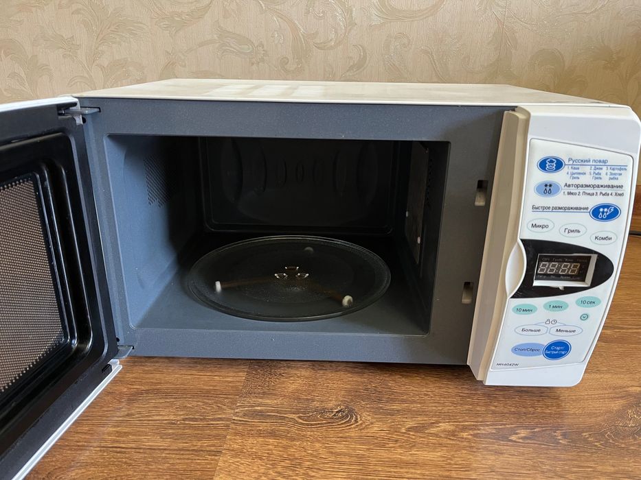 Продам микроволновую печь