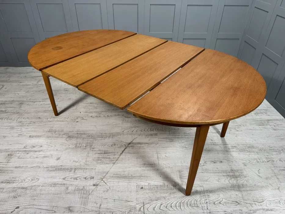 Кръгла, разтегателна трапезна маса от 60-те К109-Д