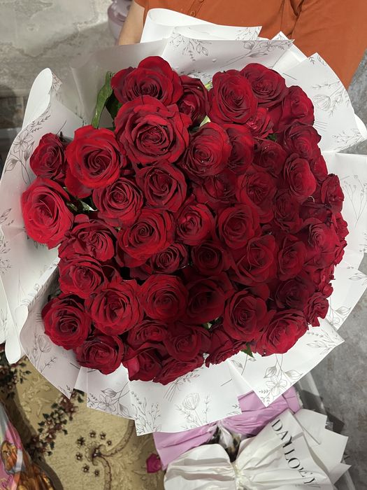 Роза гүл сатылады