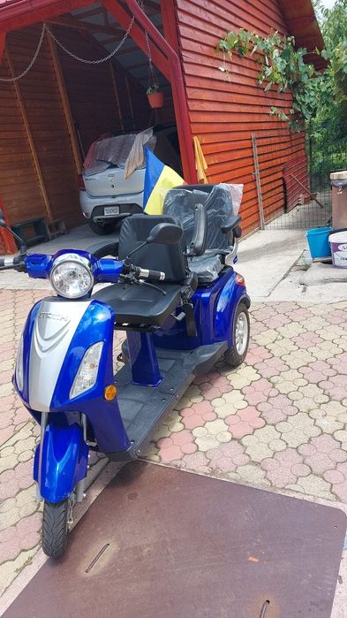 Vand triciclu electric Z-Tech ZT 18,pentru 2 persoane. (Judet Arges) Negociabil.
