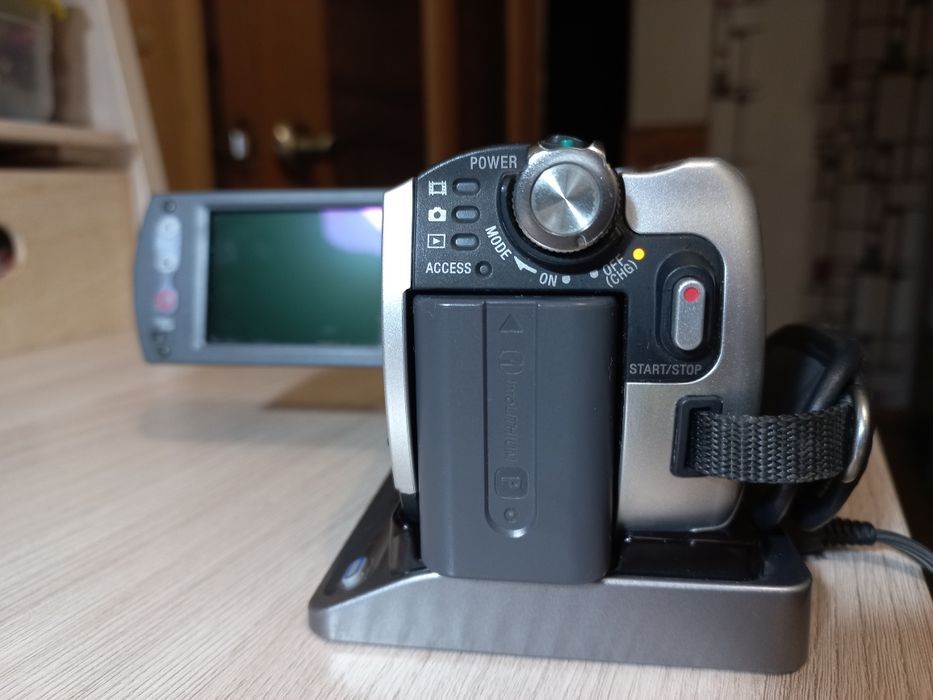 Видеокамера Sony DCR-SR40E