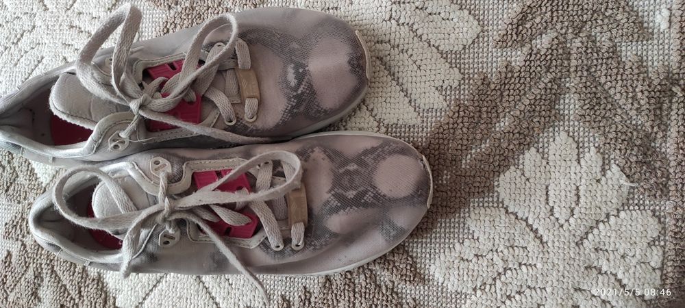 Продам кроссовки