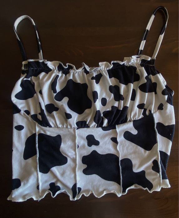 Топ с кравешки принт от Shein