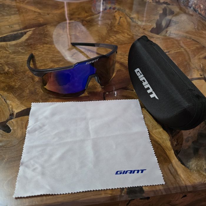 Слънчеви очила тип маска Giant