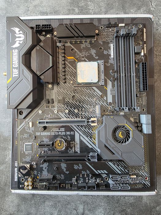 Комплект Asus Tuf Gaming Plus + Ryzen R9 3900x. Возможен обмен. Достав