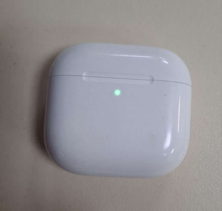 Безжични слушалки Apple AirPods 4 с Active Noise Cancellation