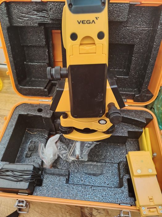 Теодолит продам.