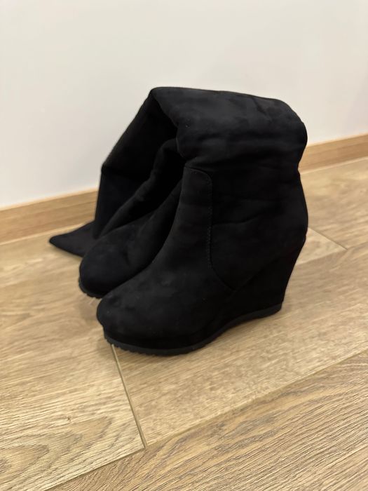 Велурени ботуши над коляното