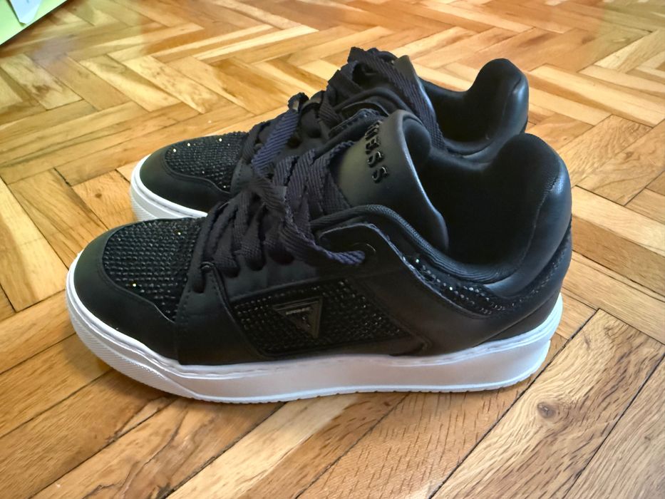 Черно сникърси Guess