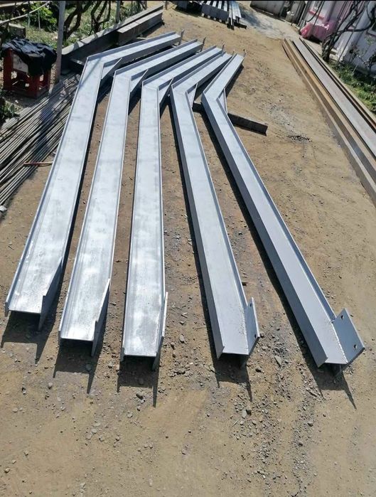 Vând 3ferme metalice la 6m din ipe140 și 6stalpi la 3m la 1500euro