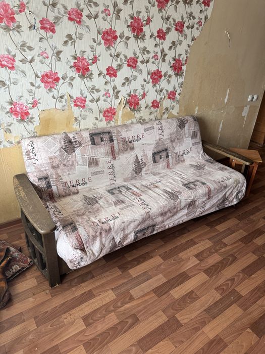 Отдам бесплатно диван