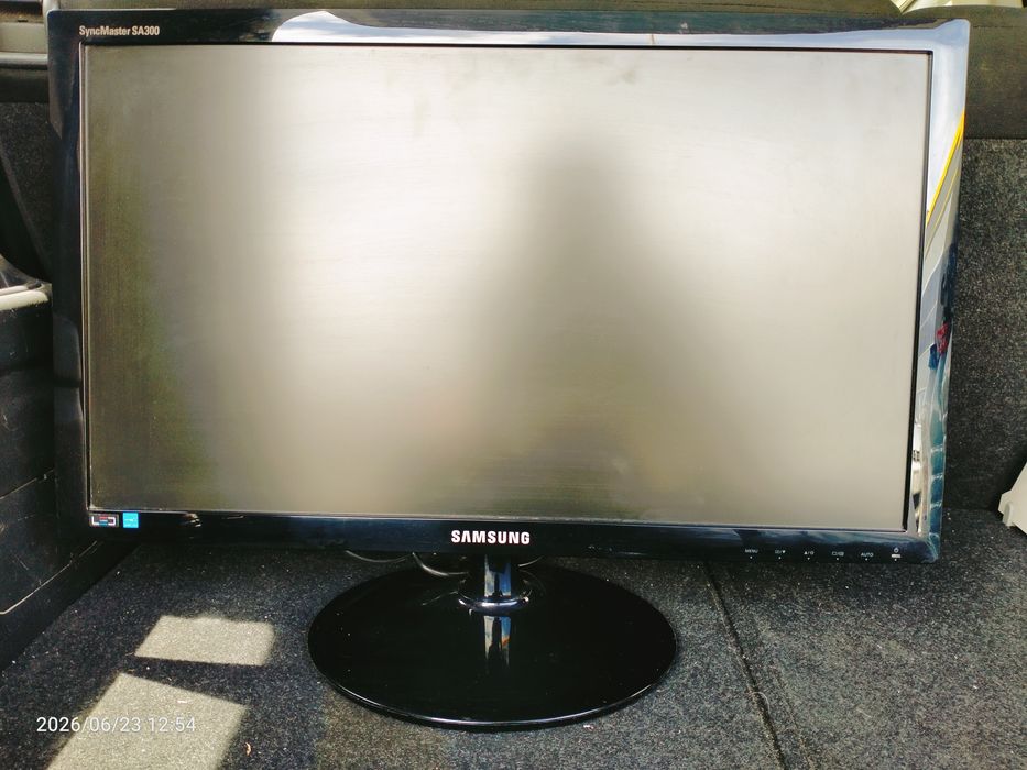 Монитор Samsung SyncMaster 300 24"