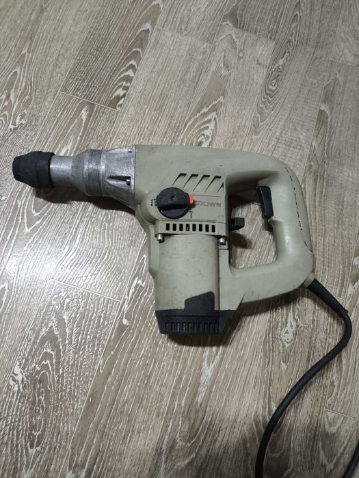 Электроинструмент. Перфоратор Crown .
