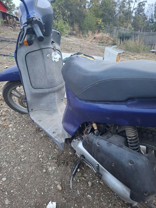 Vând scuter HONDA sh 49 cc 2 timpi sau schimb cu Kukirin G2
