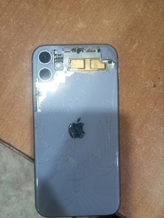 продам айфон11 iphone11
