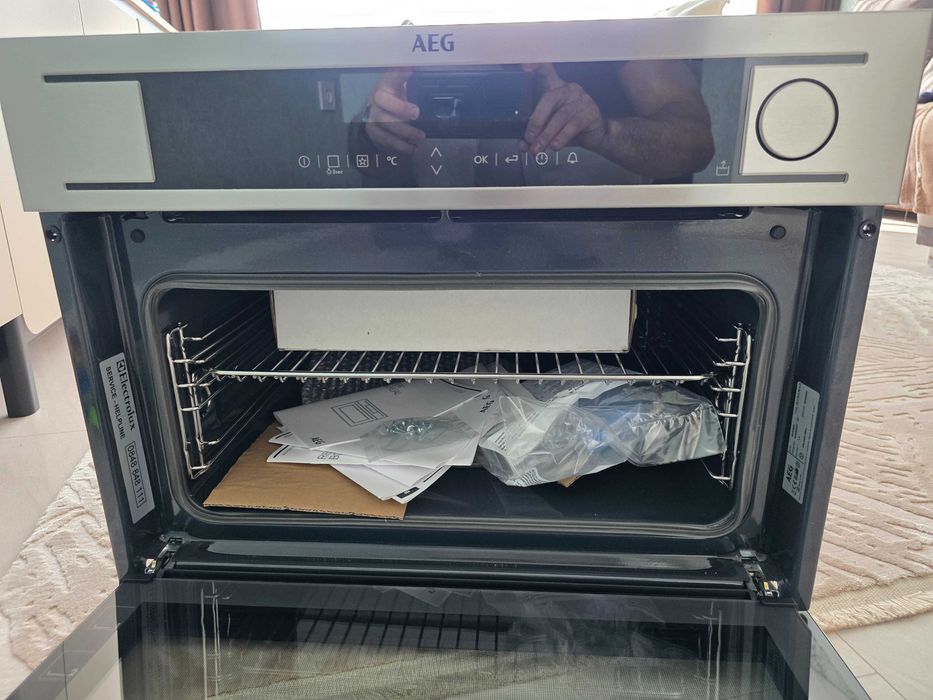 Продавам Фурна AEG
